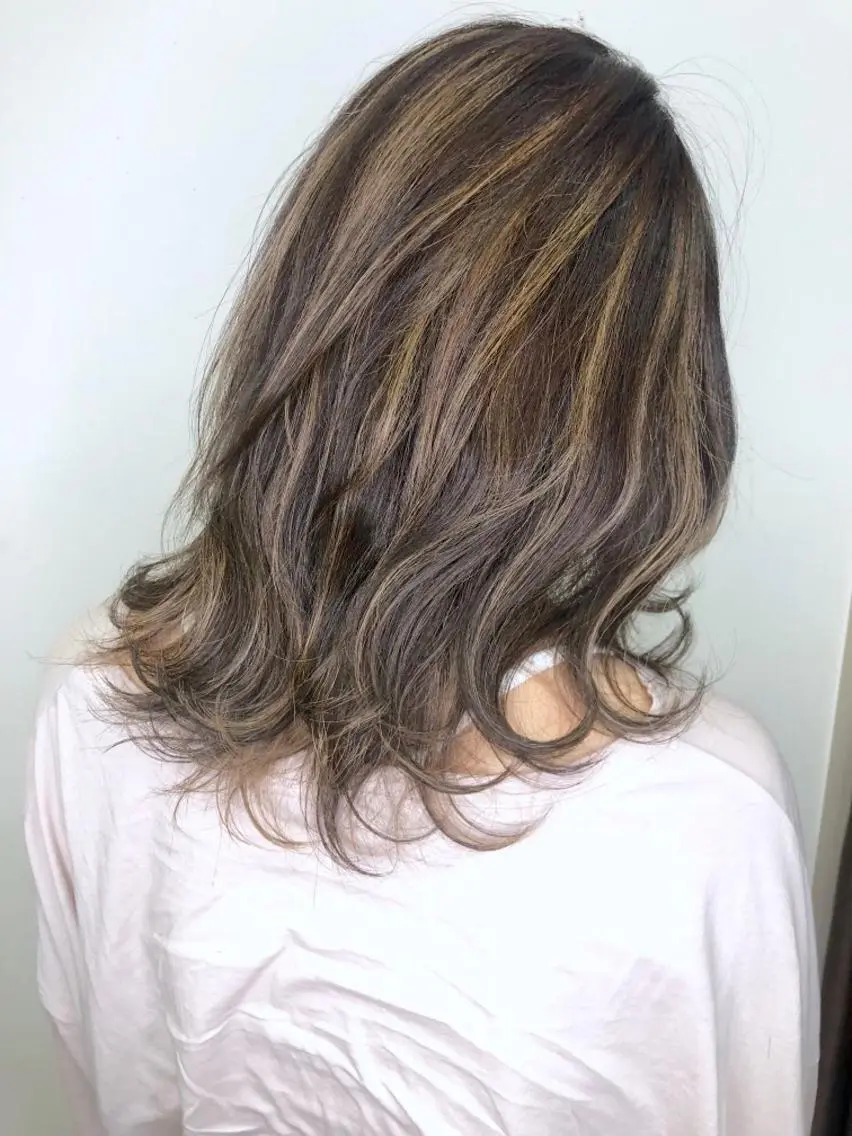 カラー ハイライトカラー 似合わせ提案サラ艶♡ 彩華のヘアスタイル