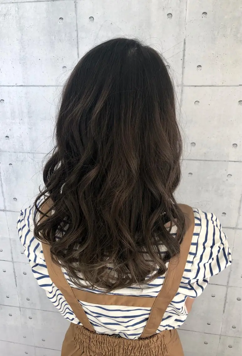 ロング カラー 金沢 広美のヘアスタイル