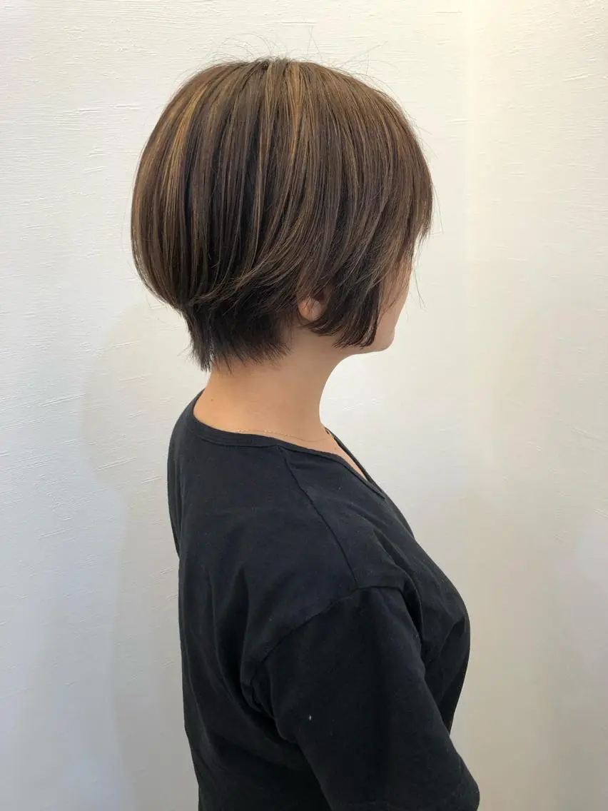 カラー ツノガイ エリのヘアスタイル
