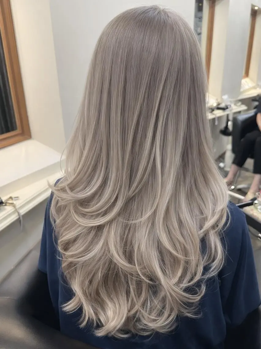 ロング スタッフ1 アシスタントのヘアスタイル