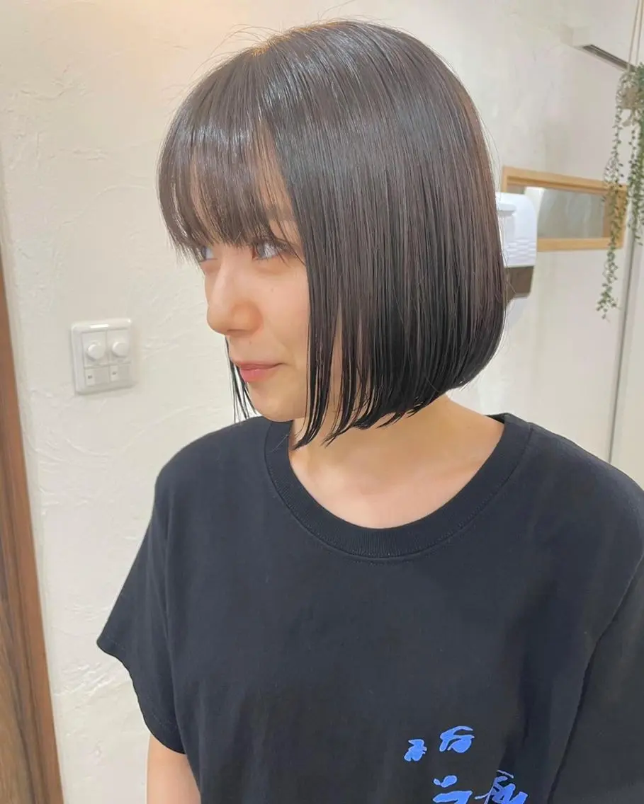 ショート カラー パーマ 切りっぱなしボブ 前下がりボブ ショートボブ 黒髪 デザインカラー 髪質改善 縮毛矯正/ レイヤー/銀座/本木のヘアスタイル