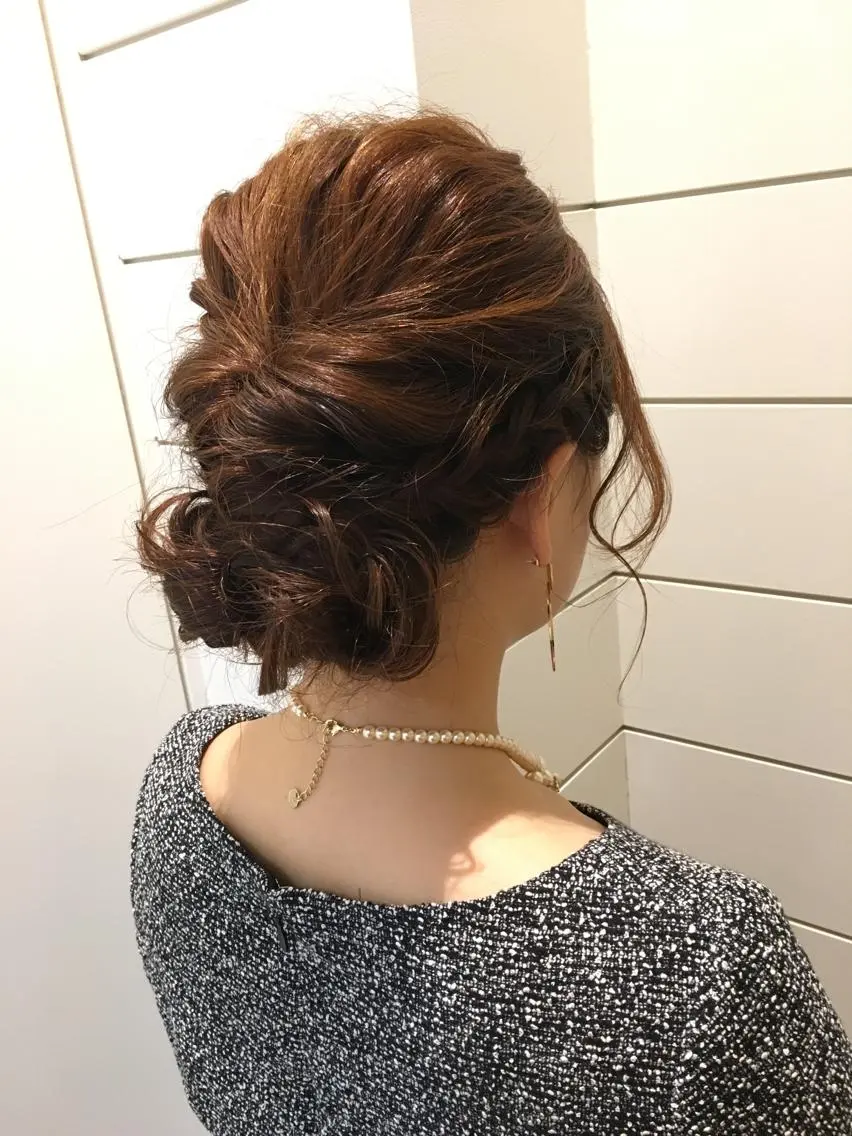 ロング カラー ヘアアレンジ ヘアセット 鍵山 千秋のヘアスタイル