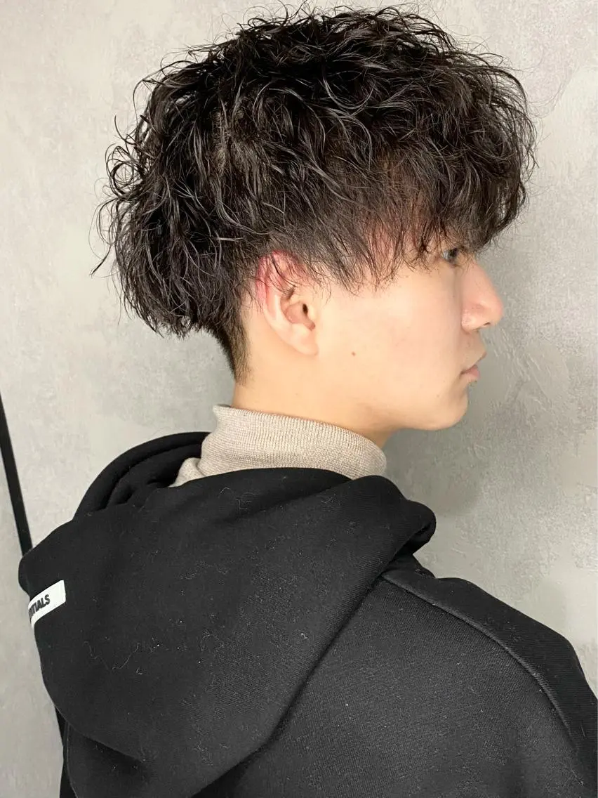 ミディアム パーマ メンズ ミディアムパーマ メンズパーマ ツイストスパイラルパーマ スパイラルパーマ 🌾内山 龍介🌾のヘアスタイル