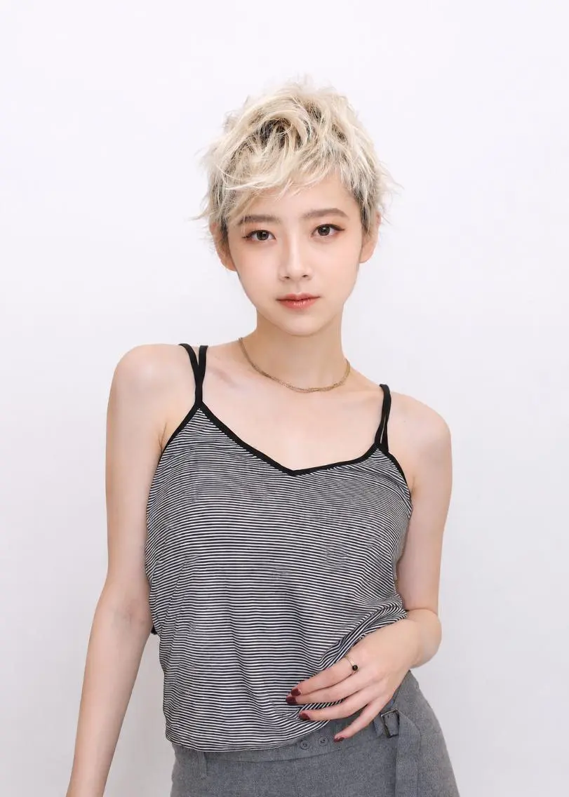ショート カラー ブリーチ カット ヘアカラー ダメージレス コバヤシ　ヒロヒトのその他イメージ