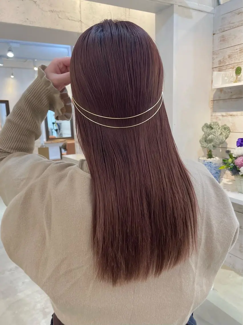 ロング ピンクブラウン 髪質改善 トリートメント 天神最安値エクステ カラーレイヤーカットのヘアスタイル
