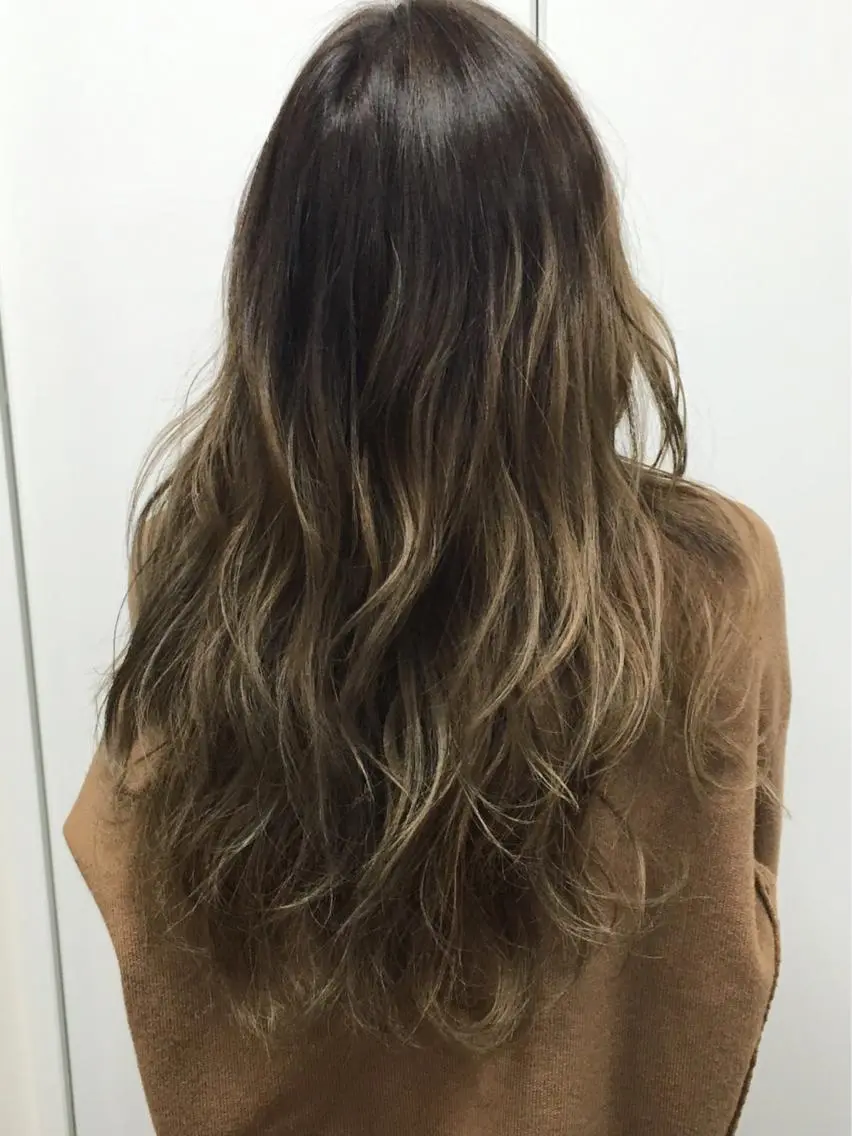 セミロング カラー ヘアアレンジ グラデーションカラー メッシュ ハイトーンブリーチ 土坂 由志【京都】のヘアスタイル