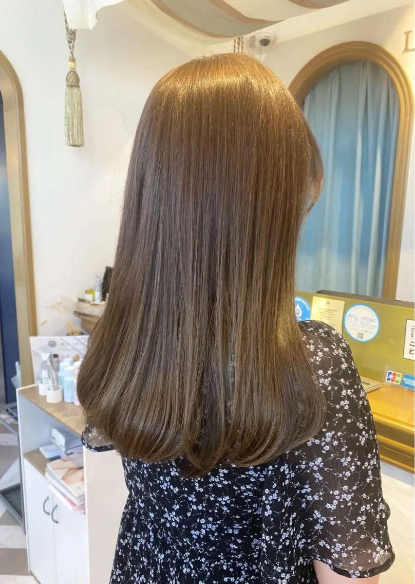 ミディアム カラー カット ヘアカラー 縮毛矯正 トリートメント レイヤーカット /透明感カラー西田のヘアスタイル
