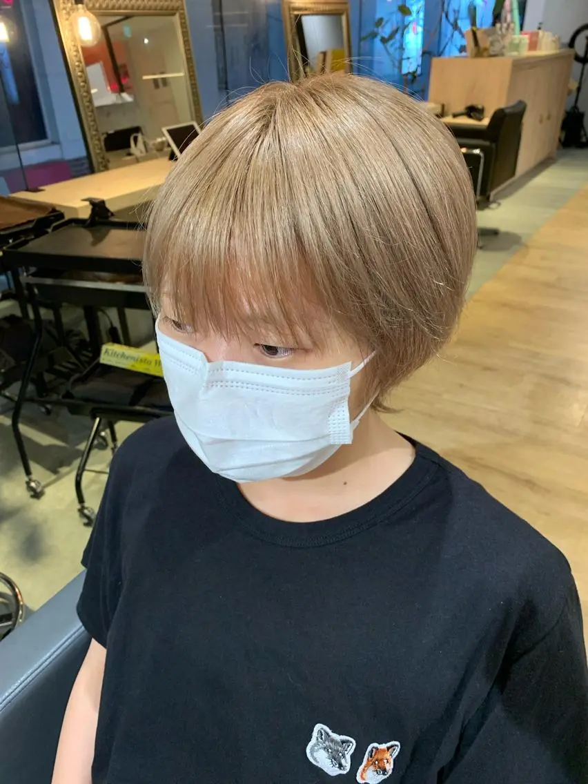 ショート カラー ベージュカラー ヘアカラー 美髪・シールエクステ ホソタニリョウコのヘアスタイル