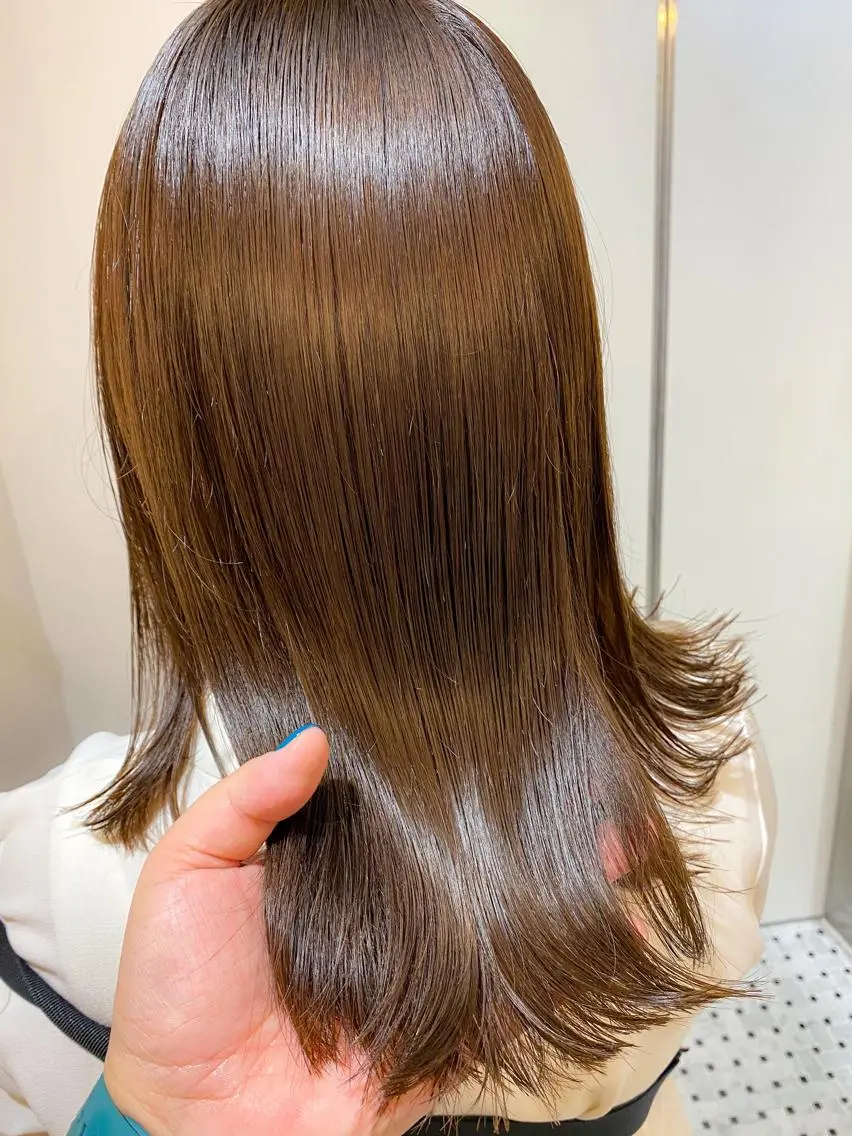 セミロング カラー アッシュ アッシュブラウン ブラウンカラー louwe 武藤幸世のヘアスタイル