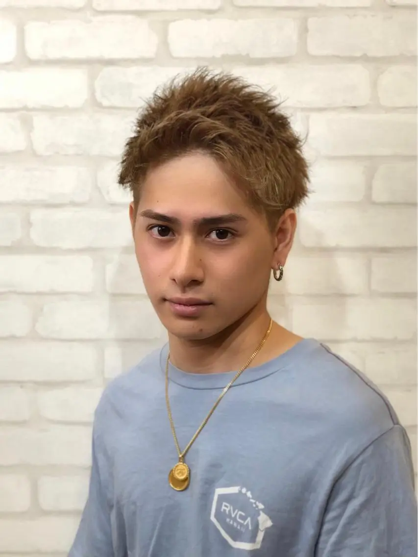 ショート メンズ シールエクステ メンズバレイヤージュ メンズブリーチ メンズハイライト メンズハイトーン 春日部 西口徒歩5分 寒色カラー 日和佐のヘアスタイル