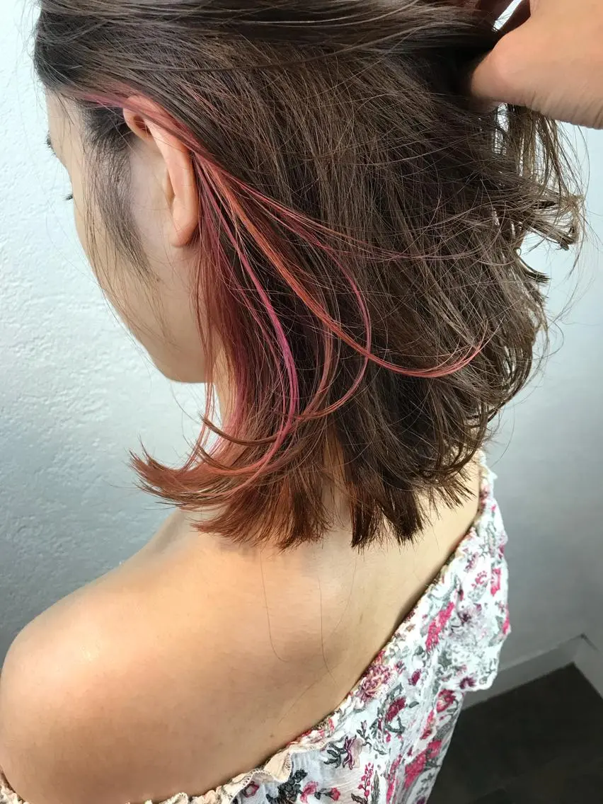 セミロング カラー イヤリングカラー ピンクカラー ヘアカラー トリートメント デザインカラー🌈 高木リョウのヘアスタイル