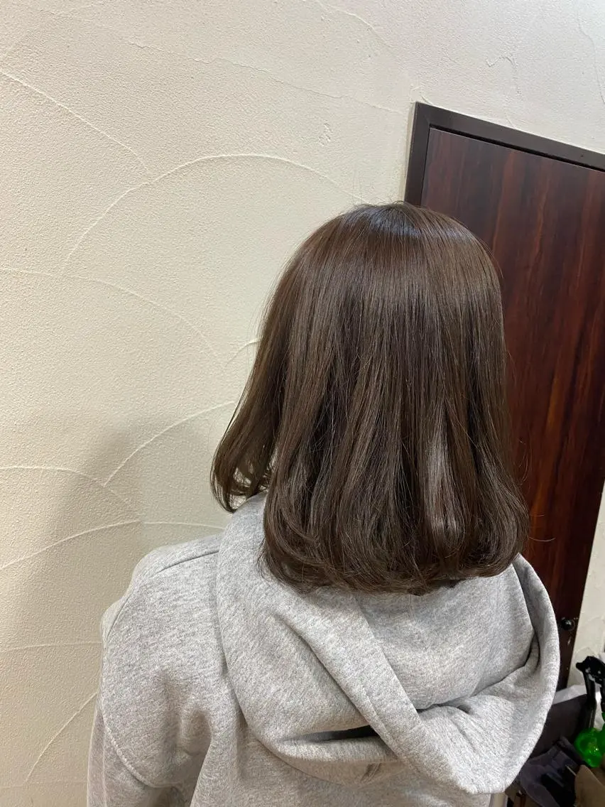 ミディアム カラー ブラウンカラー サプリームヘア 飯田みち瑠のヘアスタイル