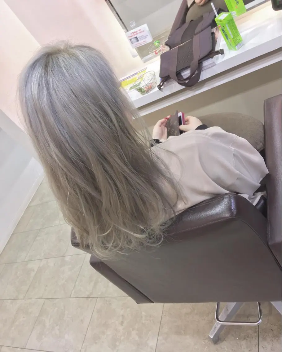 セミロング カラー はまべ です☆のヘアスタイル