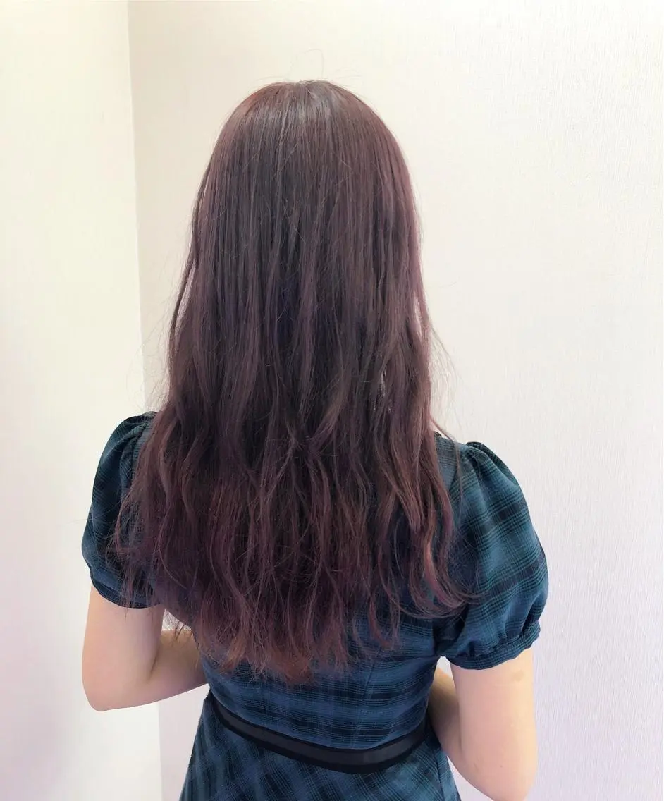 ロング カラー グラデーションカラー ピンクカラー 白井 つづりのヘアスタイル
