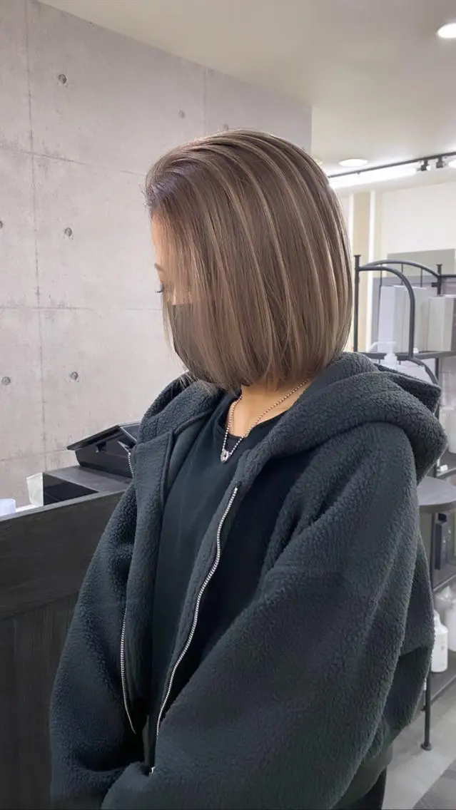 ミディアム カラー ヘアアレンジ アッシュ バレイヤージュ ブリーチ ブロンド ブラウンカラー shota/ブリーチ ハイトーン/レイヤーのヘアスタイル
