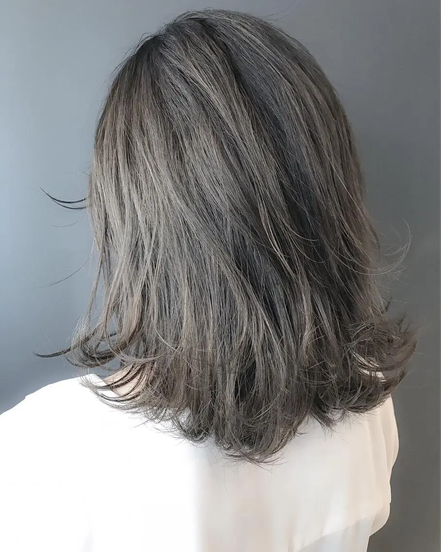 ショート カラー ダークグレー ダークグレージュ グレージュ ハイライトカラー ハイライト ヘアカラー BOX mico.のヘアスタイル