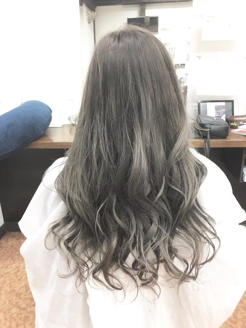 セミロング 最高級エクステ /羽エクステ白石宇由のヘアスタイル
