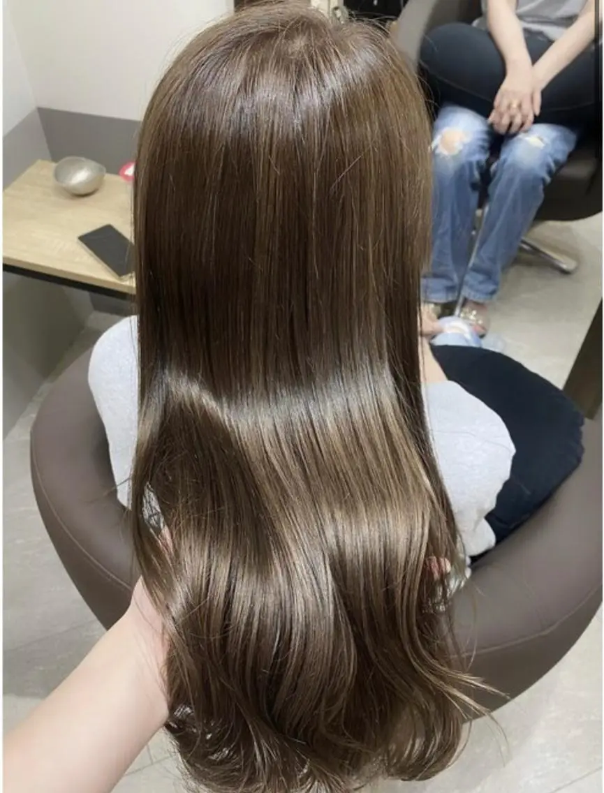 ロング broteなかもず 【髪にドラマを】のヘアスタイル