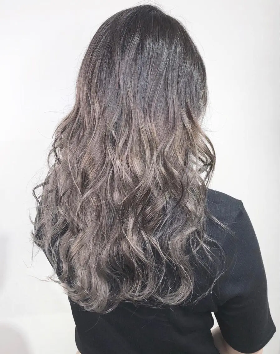 セミロング カラー _WHITE+ 南海難波店のヘアスタイル