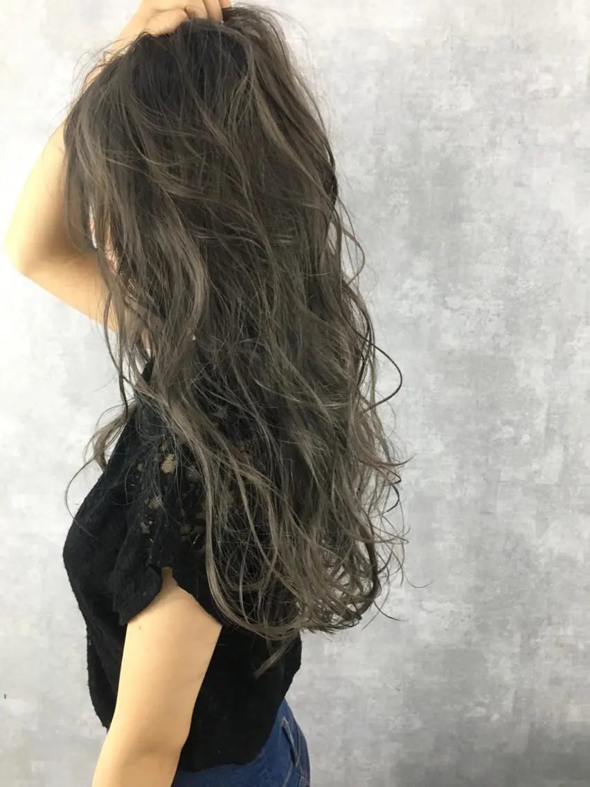 ロング カラー ブリーチ グレージュ レイヤーカット BLend 渋谷のヘアスタイル