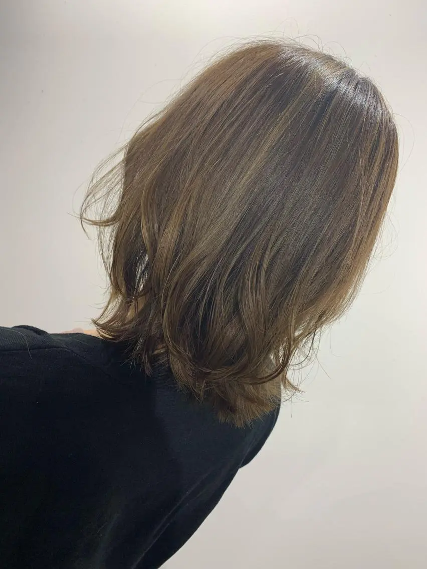 ミディアム カラー ハイライトカラー ハイライト 寺本 早希のヘアスタイル