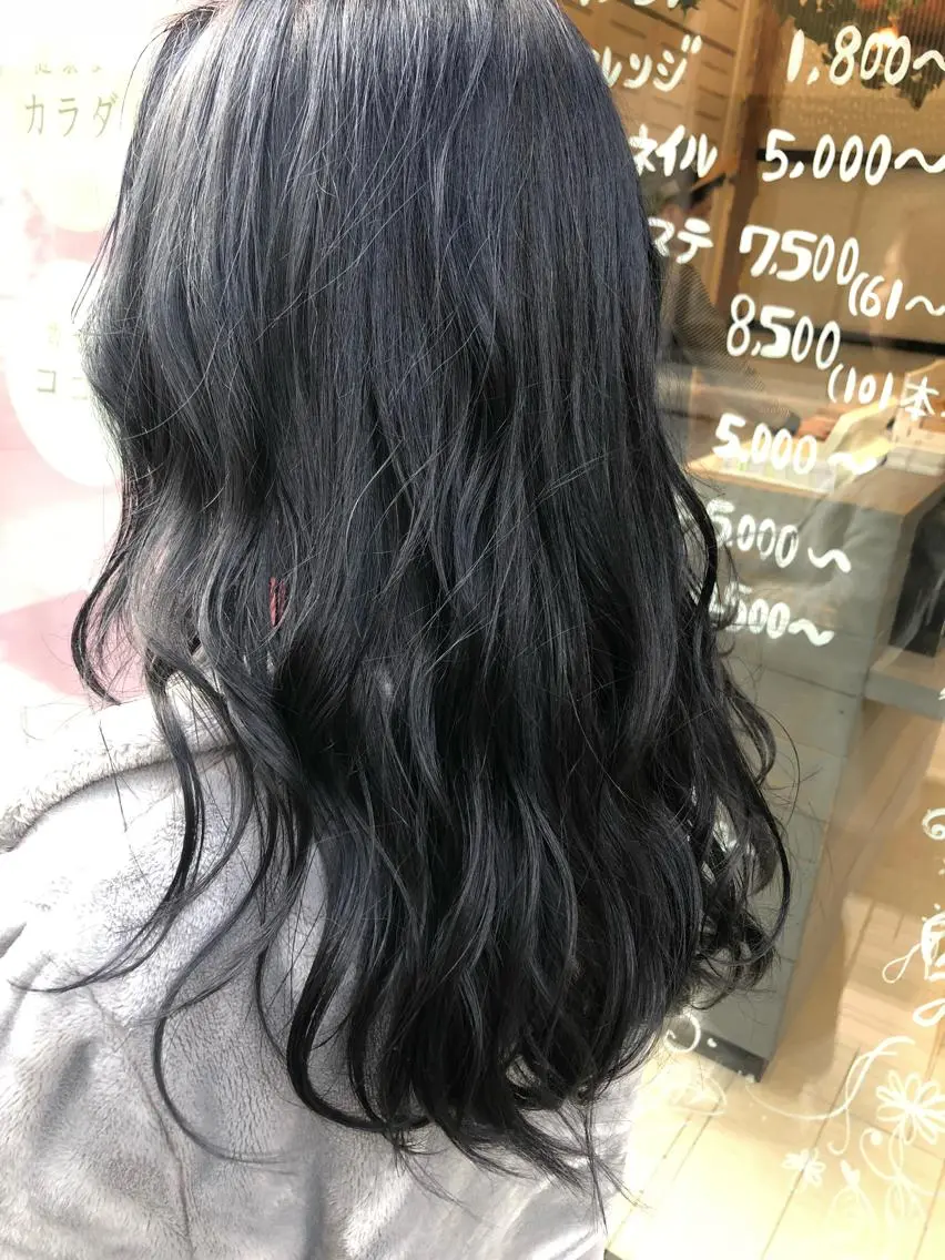 セミロング カラー 樋渡 侑希のヘアスタイル