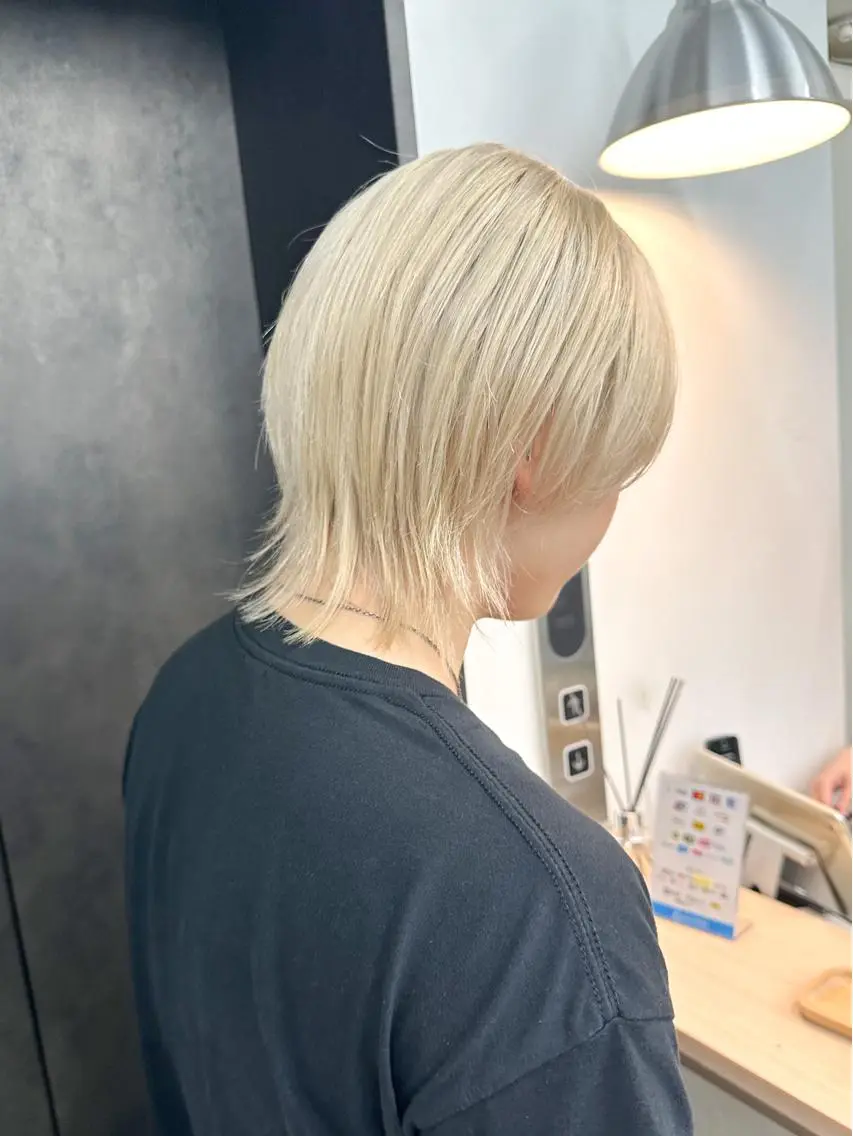 ミディアム カラー ヘアアレンジ メンズ メンズウルフカット ブロンド ウルフカット ヘアカラー トリートメント メンズ特化 🦋KANOKO🦋のヘアスタイル