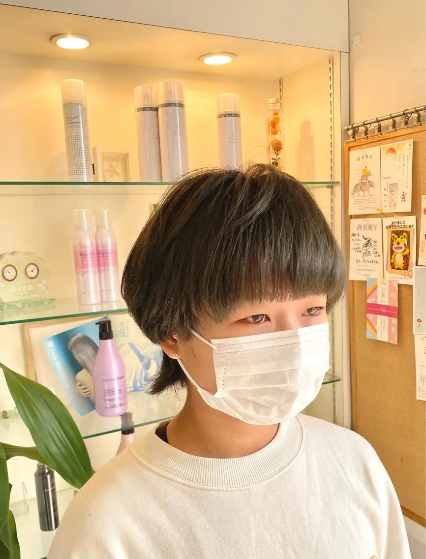 カラー アッシュ ブリーチ オリーブアッシュ 橋口 千裕のヘアスタイル