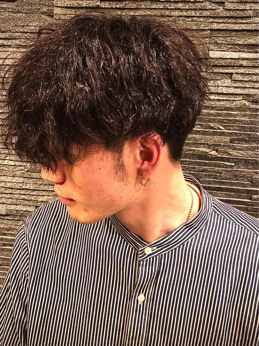 ショート パーマ メンズ メンズパーマ スパイラルパーマ バーバーショップ 新宿のヘアスタイル