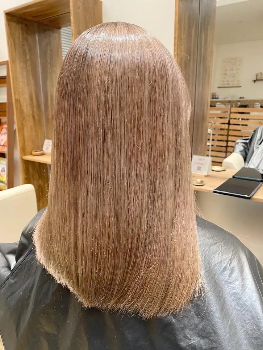 セミロング カラー ヘアカラー トリートメント 入江 允のヘアスタイル