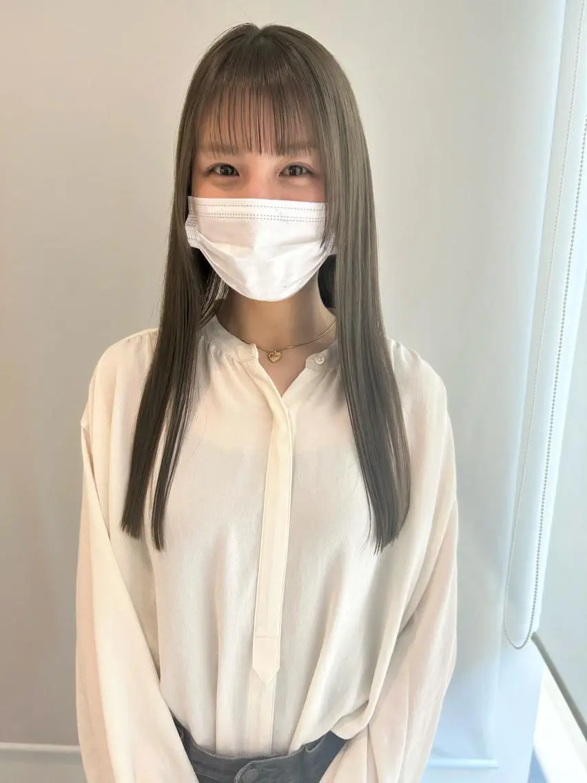 ロング カラー カット ヘアカラー トリートメント 山口 莉奈のヘアスタイル