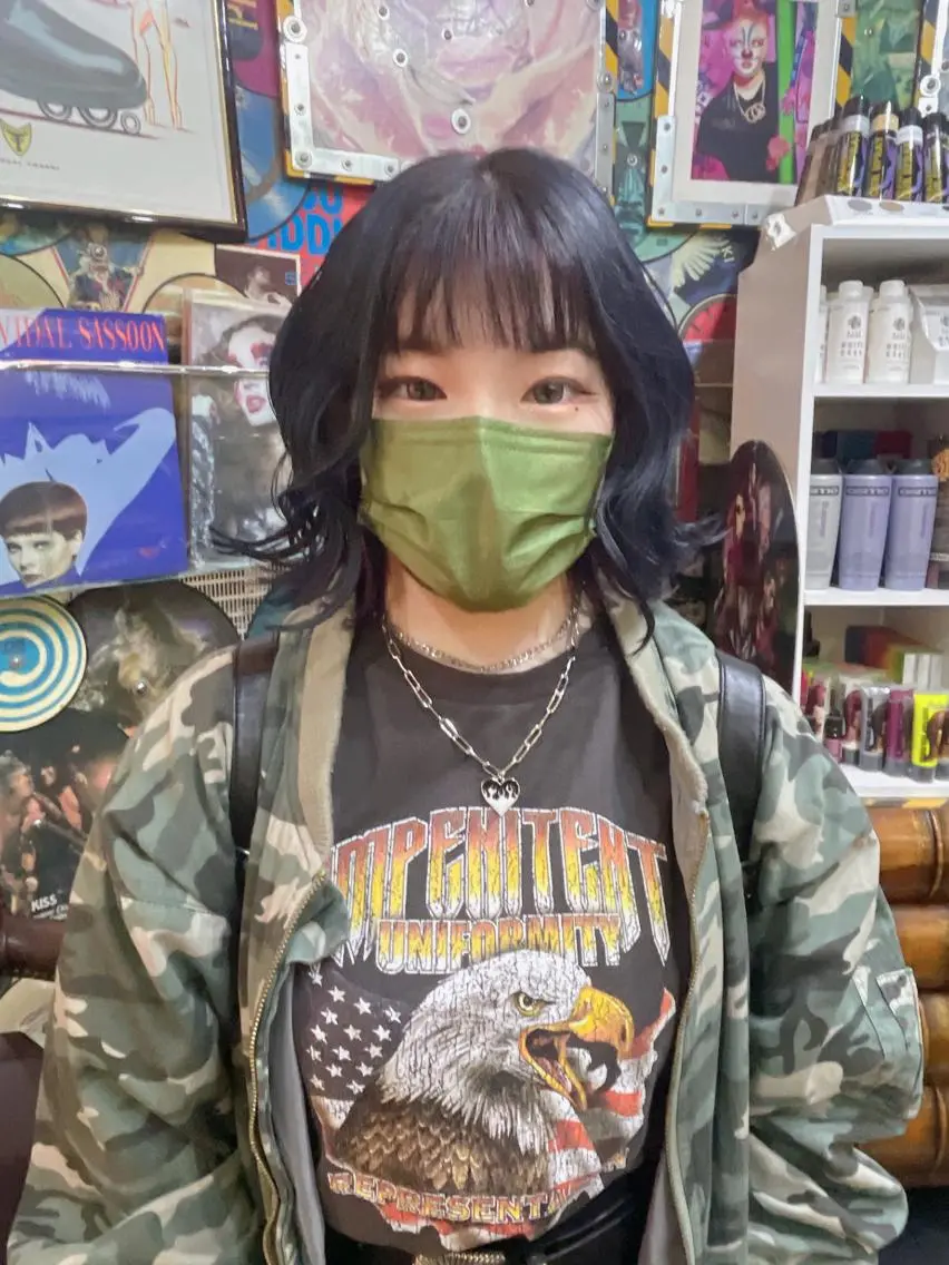 ミディアム カラー ヘアアレンジ 切りっぱなしボブ 黒髪 ブルーカラー ブルーブラック インナーカラー 🌈派手髪エクステ ブレイズ🌈ひろとのヘアスタイル