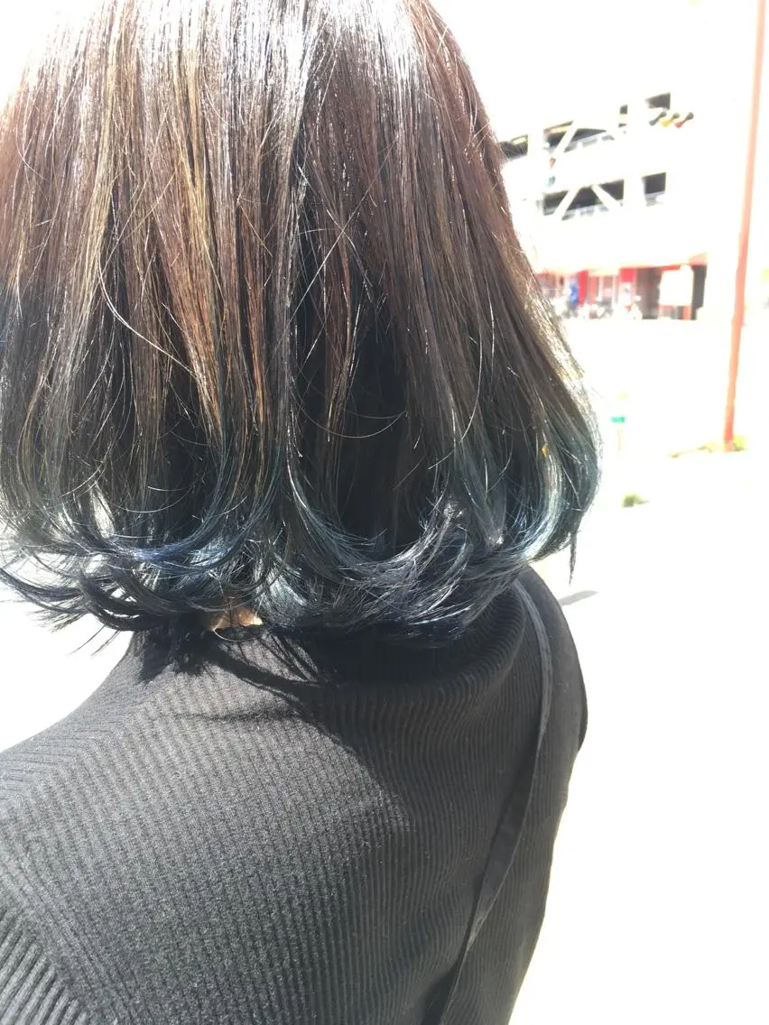 ショート カラー ブルーカラー グラデーションカラー 白髪ぼかしハイライト 柳川拓哉のヘアスタイル