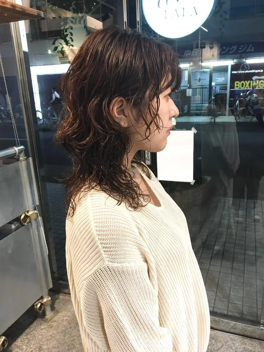 ミディアム カラー パーマ ミディアムパーマ ウルフカット ハイトーン/レイヤー /ウルフ⭐️永田⭐️のヘアスタイル