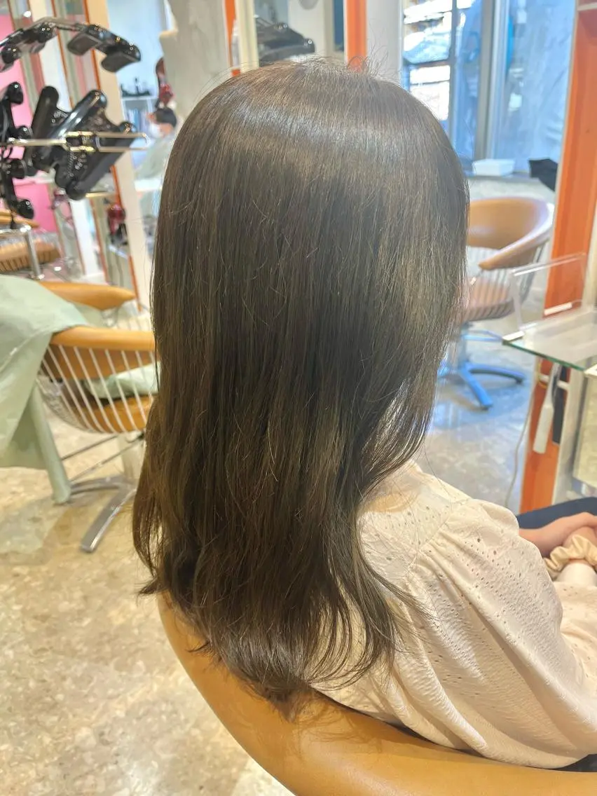 ミディアム カラー オリーブカラー ヘアカラー トリートメント うしだ かおるのヘアスタイル