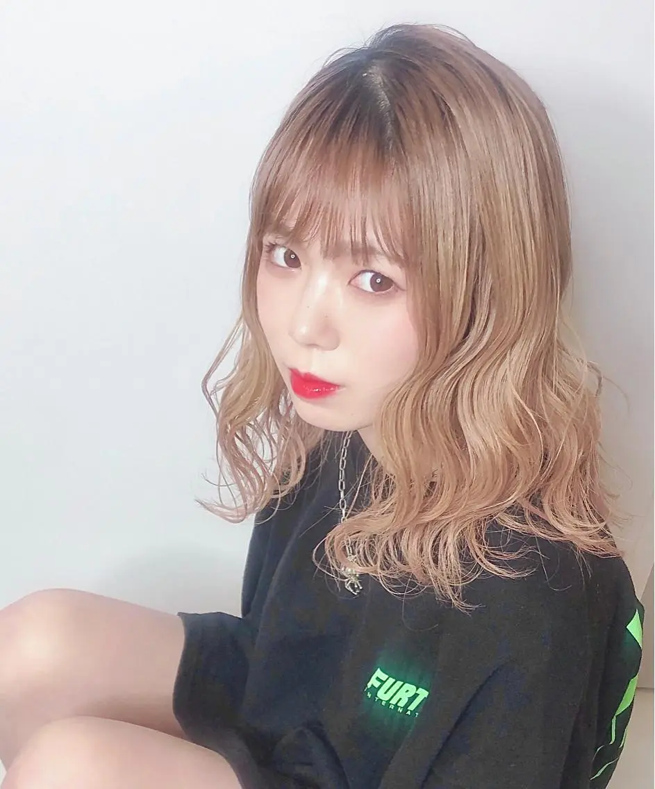 セミロング カラー ウルフカット ハッシュカット/七海のヘアスタイル
