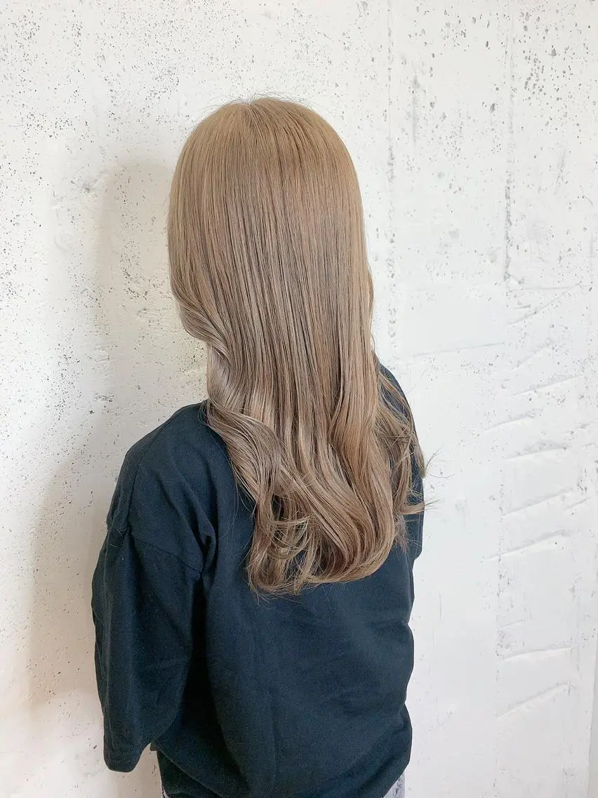 ロング カラー 透明感ハイトーン🦄 キラ🌈のヘアスタイル