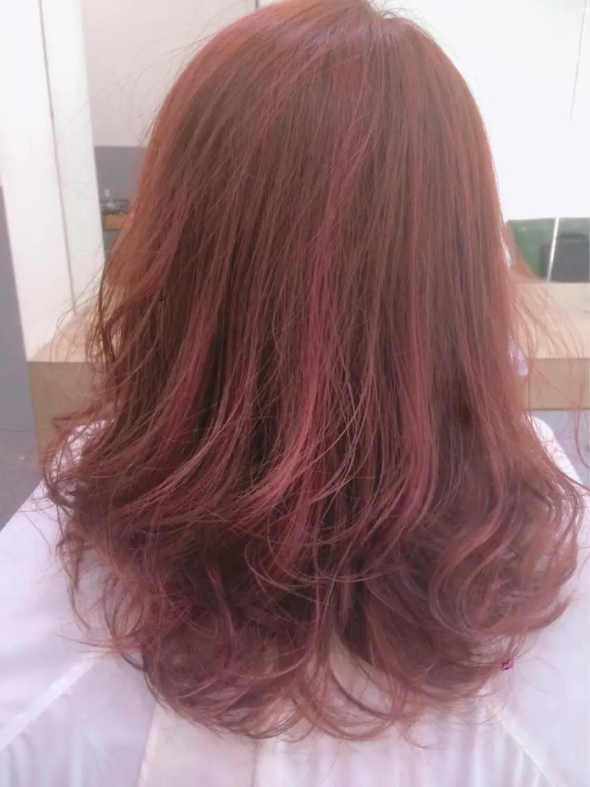 セミロング ハイライト 山田 香織のヘアスタイル