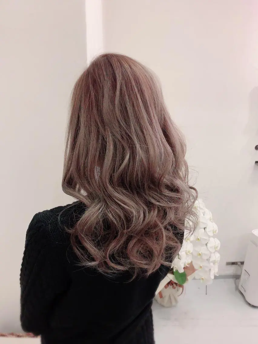 ロング カラー ブリーチ グレージュ カット ヘアカラー トリートメント 💎JADE GRACE💎のヘアスタイル