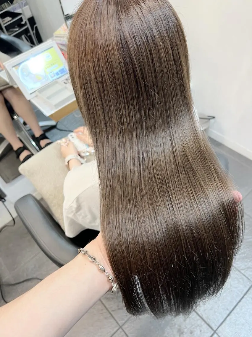 カラー ブリーチ グレージュ ブリーチなしカラー オリーブグレージュ オリーブグレー ヘアカラー トリートメント ヘッドスパ グレージュ/髪質改善 Yamato.hのヘアスタイル