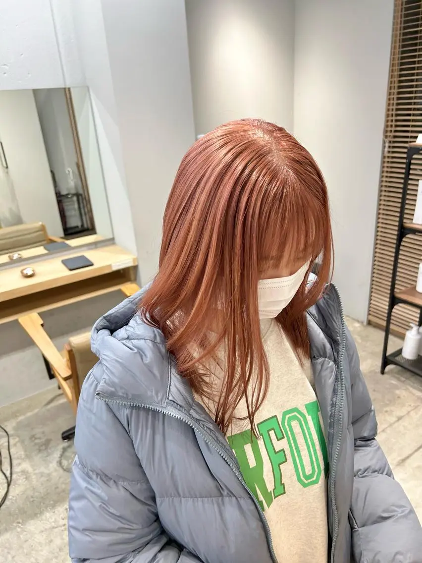 セミロング カット ヘアカラー SAEKI【ior 】北千住店ブリーチのヘアスタイル