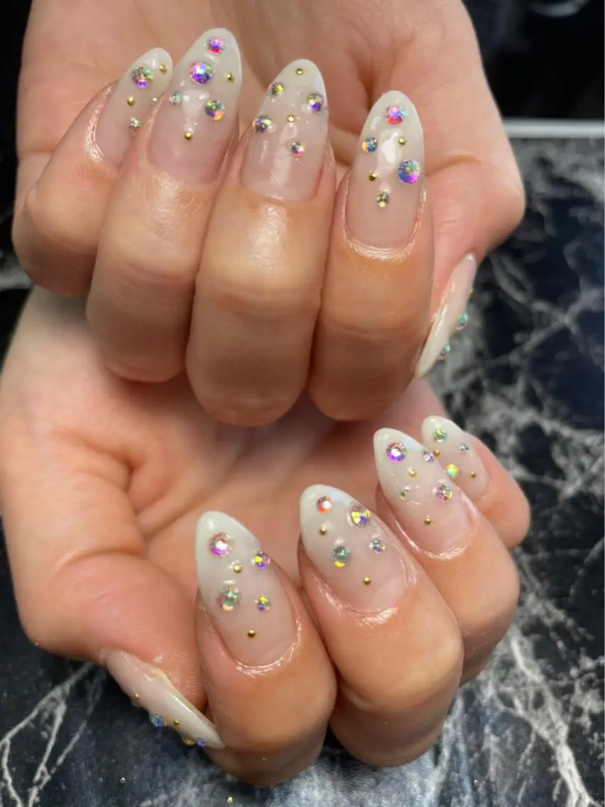 ミディアム ネイル ハンドネイル フットネイル ✴︎ Delightのネイルデザイン