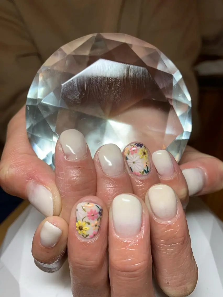 ネイル LAVISH 大和店 🤱子連れ大歓迎のネイルデザイン