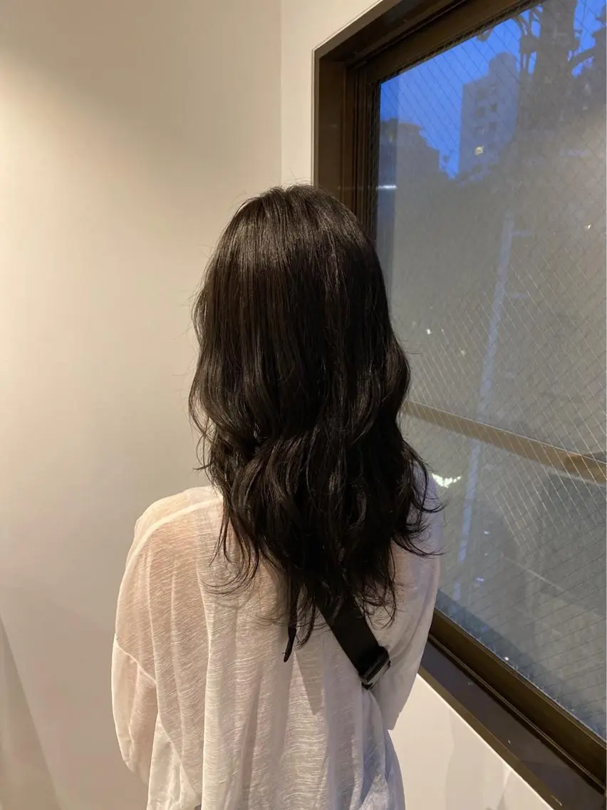 ロング エギョモリ 天使の羽バング・フェザーバング ハッシュカット ハイライト ヨシンモリ なかむら ゆきのヘアスタイル