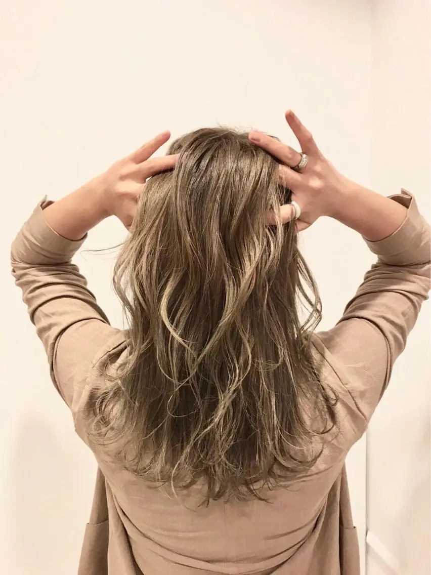 ロング カラー ベージュカラー ブリーチ ケアブリーチ ハイトーンカラー カット ヘアカラー ボブ/ハイトーン 福生Radix 下田のヘアスタイル