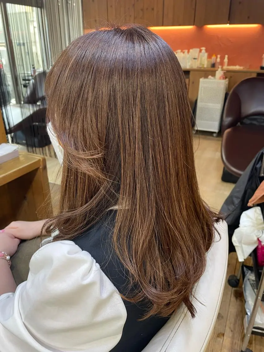 セミロング 顔まわりレイヤー 顔周りカット レイヤーカット 山木 裕子のヘアスタイル
