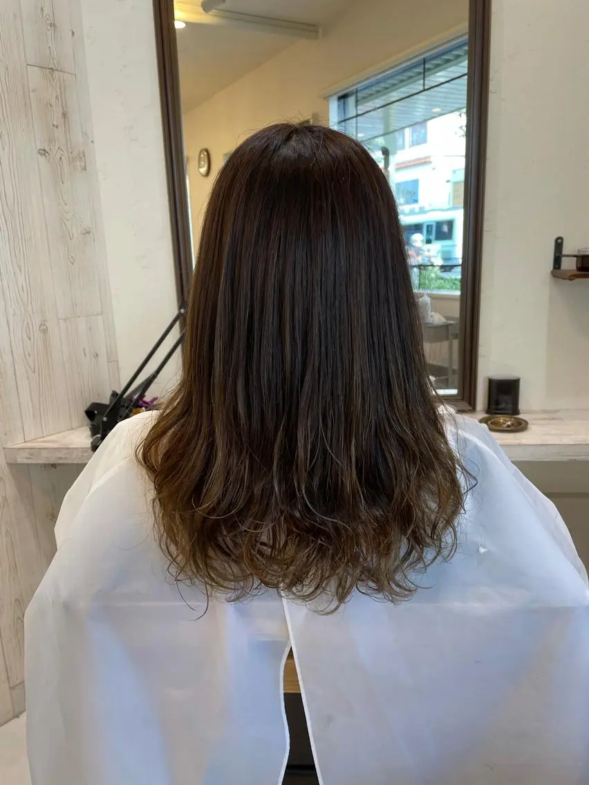 セミロング セミロングパーマ 津田 あかねのヘアスタイル