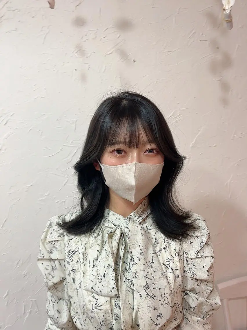 ミディアム 韓国ヘア レイヤーカットのヘアスタイル