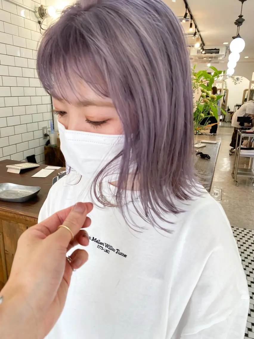 ミディアム カラー 顔周りレイヤーカット ブリーチminamiのヘアスタイル