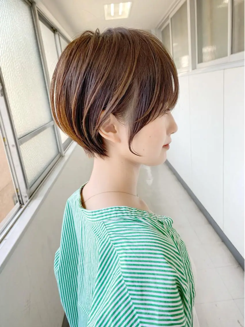 ショート カラー ベージュカラー ブリーチ ブラウンカラー ブラウンベージュ ケアブリーチ 中北篤志 ショートボブのヘアスタイル